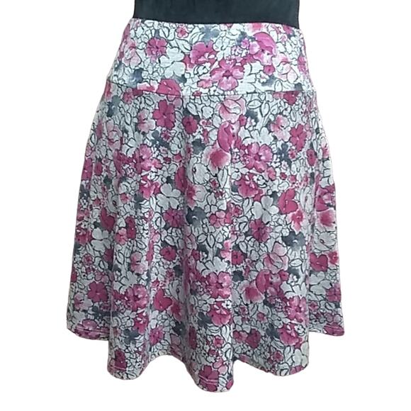 Forever 21 Small Floral skirt - Picture 1 of 4